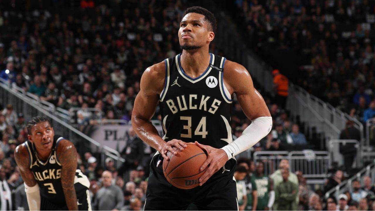Giannis Antetokounmpo Returns to Bucks Practice After Battling COVID-19
